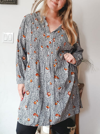 OLD NAVY GRAY AND ORANGE FLORAL DRESS SIZE 2X
