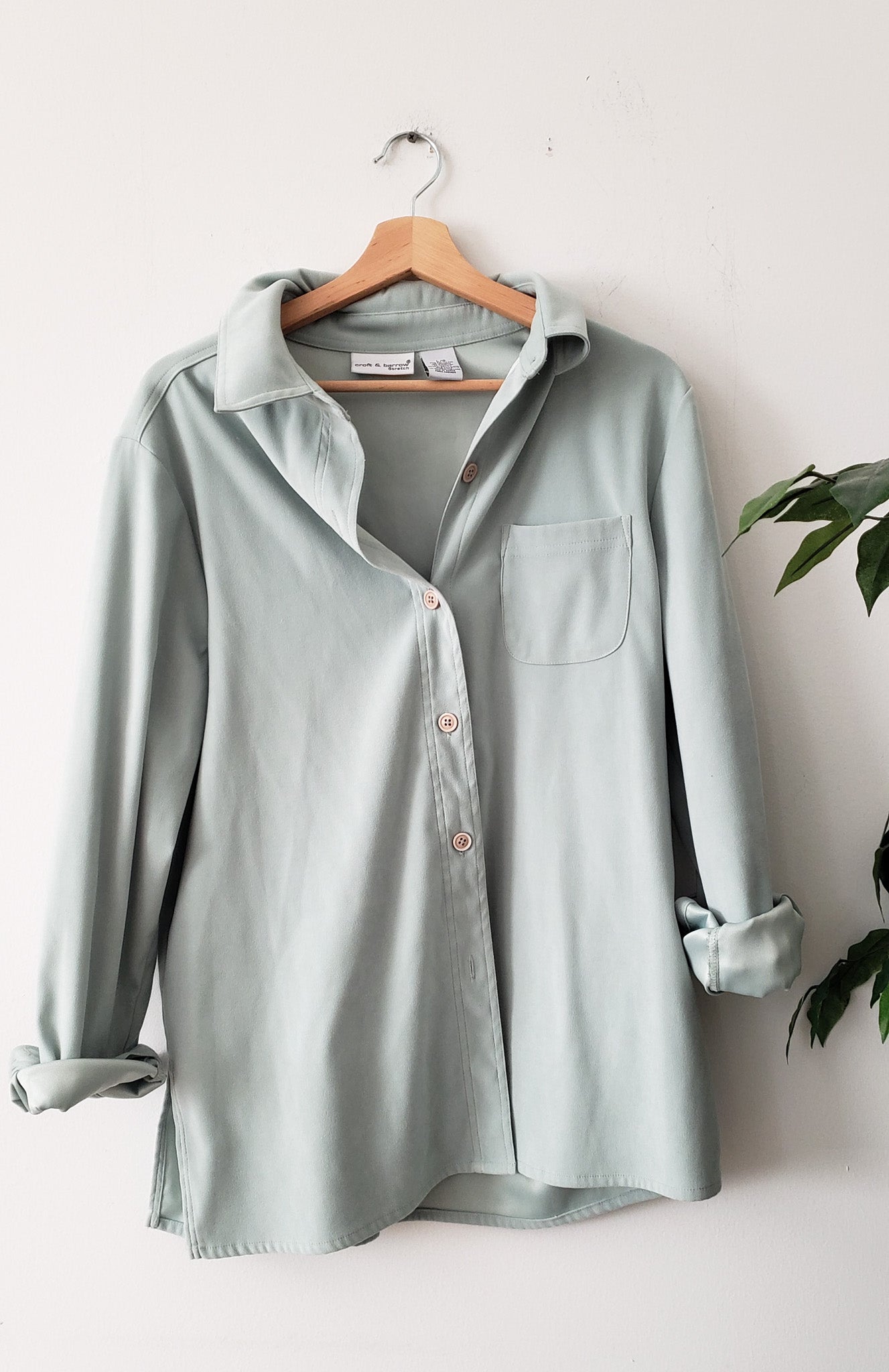 CROFT & BARROW SAGE GREEN BUTTON-UP SIZE LARGE