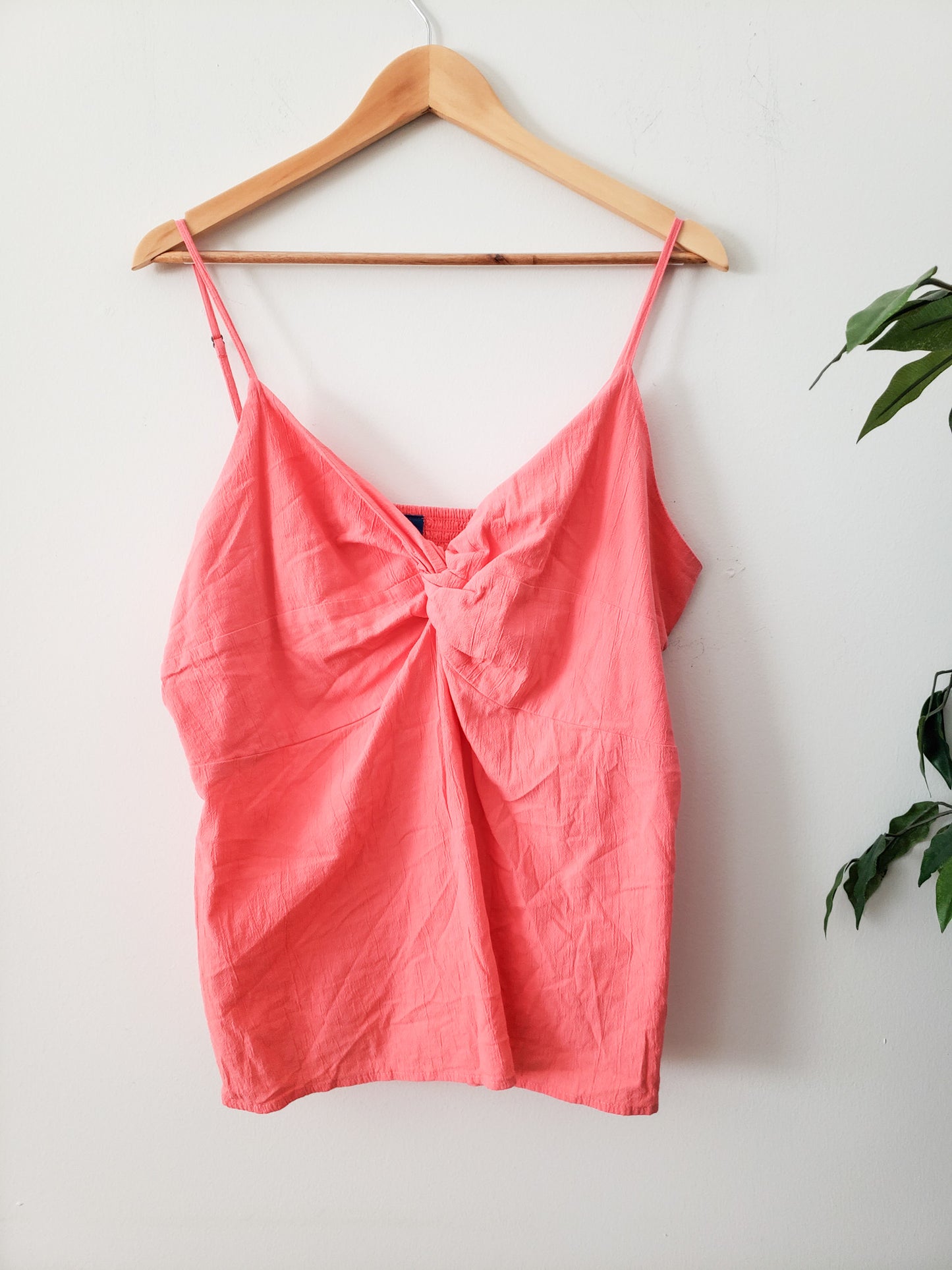 OLD NAVY CORAL PINK TWIST FRONT TOP SIZE XL