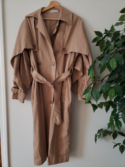 TAN TRENCH COAT SIZE LARGE